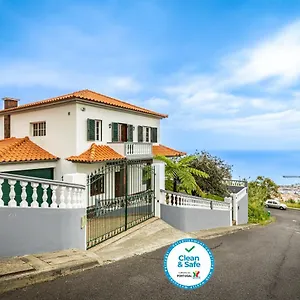  Holiday home Garden House